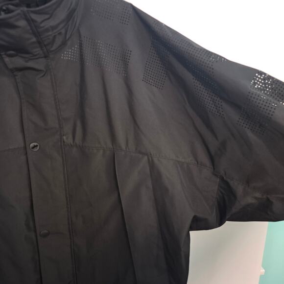 Burberry Men’s Black Perforated Logo Packaway Hood Technical Car Coat XL NWT - Picture 11 of 14